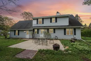 S76W23210 Woodland Ct, Vernon, WI 53103 - Photo 2