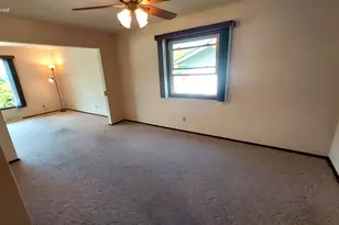 8030 S Waring Dr, Oak Creek, WI 53154 - Photo 6