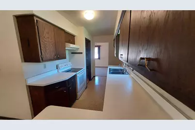 8030 S Waring Dr, Oak Creek, WI 53154 - Photo 12