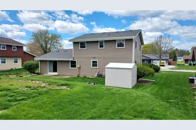 8030 S Waring Dr, Oak Creek, WI 53154 - Photo 26