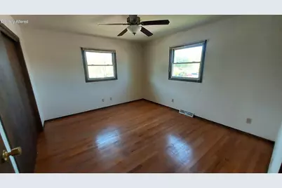 8030 S Waring Dr, Oak Creek, WI 53154 - Photo 20