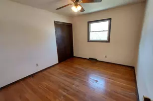 8030 S Waring Dr, Oak Creek, WI 53154 - Photo 20