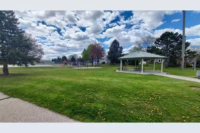 8030 S Waring Dr, Oak Creek, WI 53154 - Photo 10