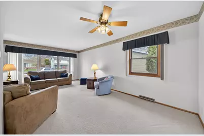 2749 N 31st Pl, Sheboygan, WI 53083 - Photo 4