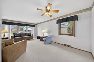 2749 N 31st Pl, Sheboygan, WI 53083 - Photo 4