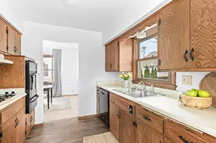1720 N 117th St, Wauwatosa, WI 53226 - Photo 14