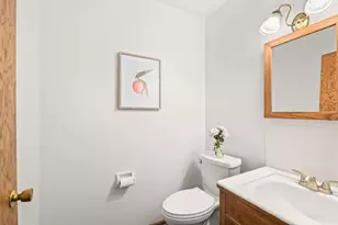 1720 N 117th St, Wauwatosa, WI 53226 - Photo 18