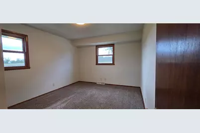 3360 E Oakwood Rd, Oak Creek, WI 53154 - Photo 18