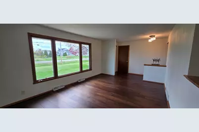 3360 E Oakwood Rd, Oak Creek, WI 53154 - Photo 6