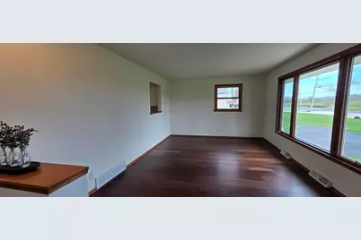 3360 E Oakwood Rd, Oak Creek, WI 53154 - Photo 8