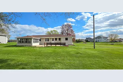 3360 E Oakwood Rd, Oak Creek, WI 53154 - Photo 36