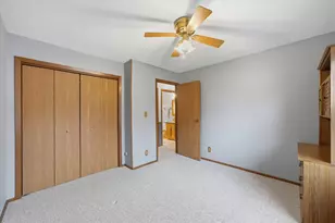 6504 S Parkedge Cir, Franklin, WI 53132 - Photo 24
