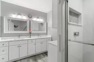 401 Abbey Ridge Ct, Fontana, WI 53125 - Photo 32