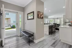 401 Abbey Ridge Ct, Fontana, WI 53125 - Photo 2