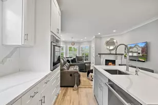 401 Abbey Ridge Ct, Fontana, WI 53125 - Photo 12