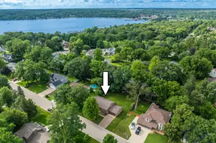501 Sue Ann Dr, Lake Geneva, WI 53147 - Photo 2