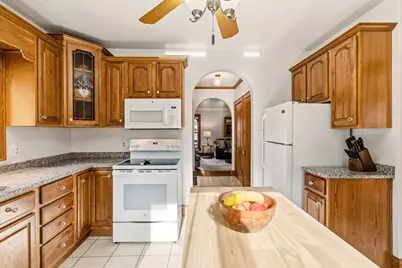 8011  Jackson Park Blvd, Wauwatosa, WI 53213 - Photo 10
