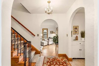 8011  Jackson Park Blvd, Wauwatosa, WI 53213 - Photo 6