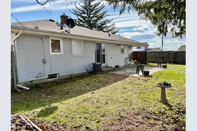 2226  Lexington Dr, Manitowoc, WI 54220 - Photo 24
