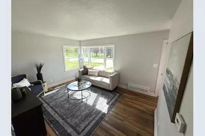 173  Walton Ave, Waukesha, WI 53186 - Photo 2