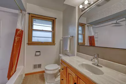 5890  Lakeview Dr, Greendale, WI 53129 - Photo 26