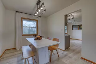5890 Lakeview Dr, Greendale, WI 53129 - Photo 18
