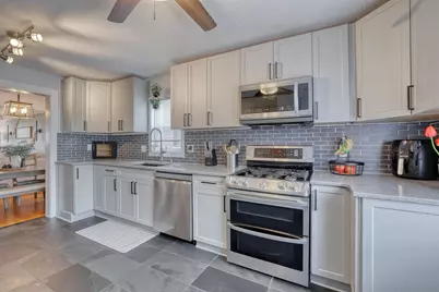 1473 S 90th St, West Allis, WI 53214 - Photo 12