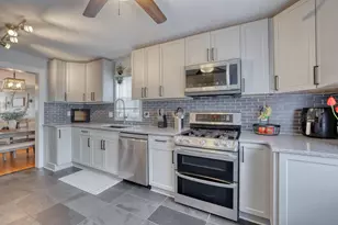 1473 S 90th St, West Allis, WI 53214 - Photo 12