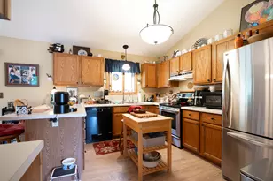 204 Cambridge Ave, Waukesha, WI 53188 - Photo 8