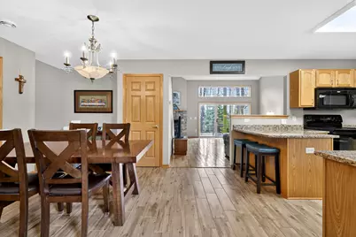 1015  Shadowood Cir #3, West Bend, WI 53095 - Photo 4