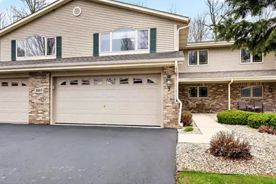 1015  Shadowood Cir #3, West Bend, WI 53095 - Photo 2