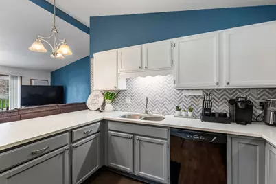 807  Worthington Ct #A, West Bend, WI 53090 - Photo 4