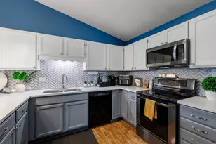 807 Worthington Ct, West Bend, WI 53090 - Photo 2