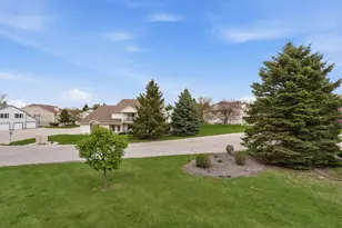 807 Worthington Ct, West Bend, WI 53090 - Photo 26