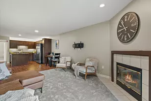 N17W26865 E Fieldhack Dr, Pewaukee, WI 53072 - Photo 6
