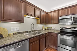 N17W26865 E Fieldhack Dr, Pewaukee, WI 53072 - Photo 8