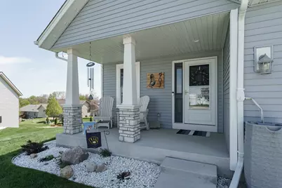 907  Ridge Ct, Watertown, WI 53094 - Photo 4