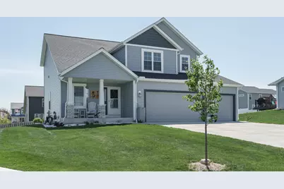 907  Ridge Ct, Watertown, WI 53094 - Photo 2