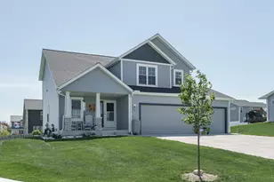 907 Ridge Ct, Watertown, WI 53094 - Photo 2
