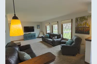 825  Garvens Ave, Brookfield, WI 53005 - Photo 8