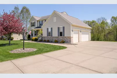 426  Augusta Dr, Mukwonago, WI 53149 - Photo 2