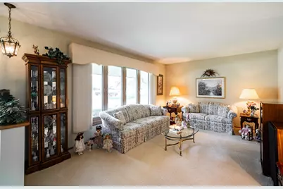 3351  Moraine Dr, Richfield, WI 53033 - Photo 2