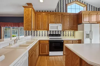 506  Spring Crest Cir, Waukesha, WI 53188 - Photo 14