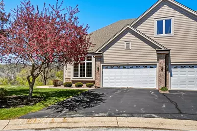 506  Spring Crest Cir, Waukesha, WI 53188 - Photo 4