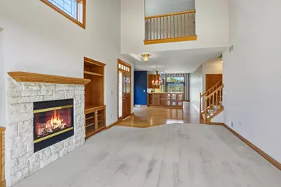 506  Spring Crest Cir, Waukesha, WI 53188 - Photo 8