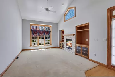 506  Spring Crest Cir, Waukesha, WI 53188 - Photo 6