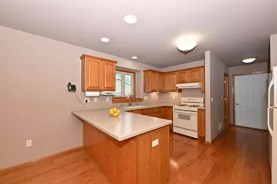 9225  Auburn Ct, Racine, WI 53406 - Photo 12