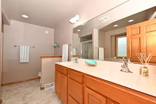9225 Auburn Ct, Racine, WI 53406 - Photo 26