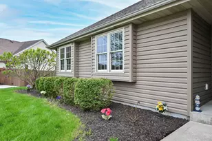 9225 Auburn Ct, Racine, WI 53406 - Photo 32