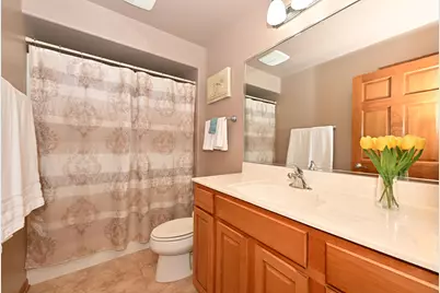 9225  Auburn Ct, Racine, WI 53406 - Photo 18